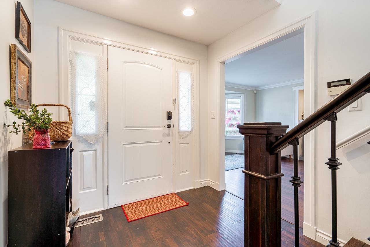 19188 60b Avenue, Surrey, British Columbia  V3S 7T8 - Photo 2 - R2993605