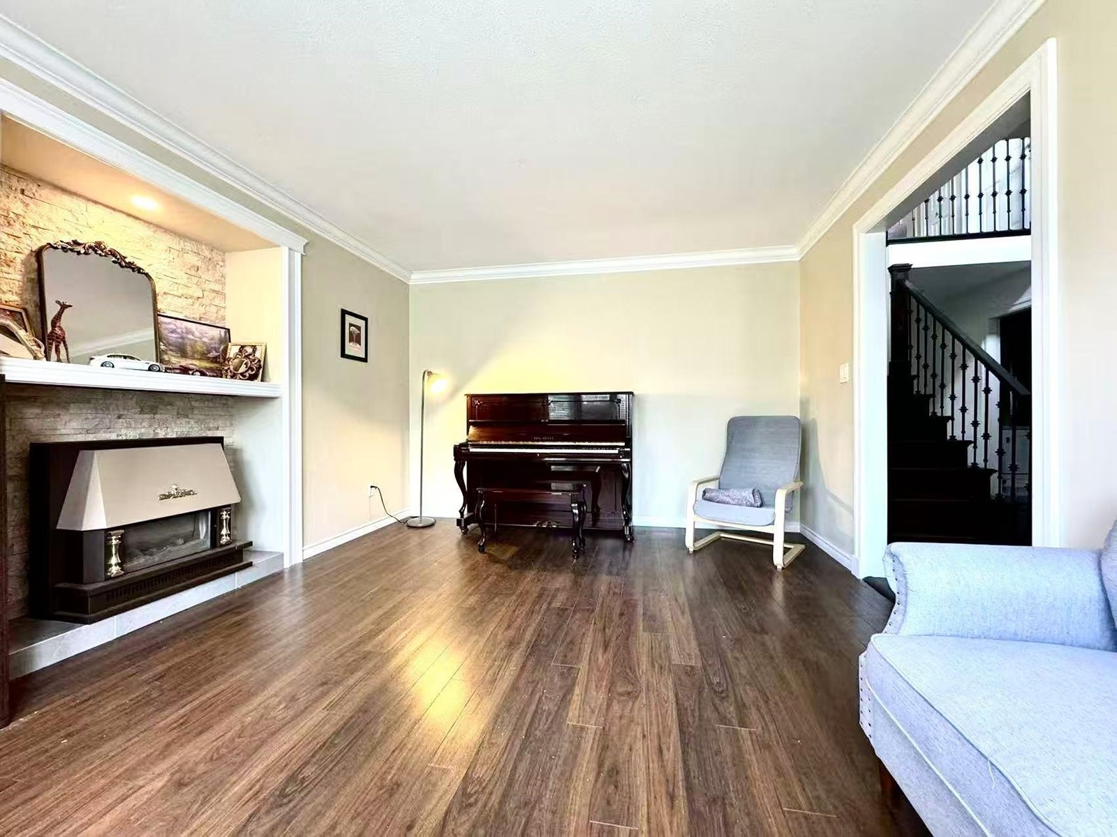 19188 60b Avenue, Surrey, British Columbia  V3S 7T8 - Photo 3 - R2993605