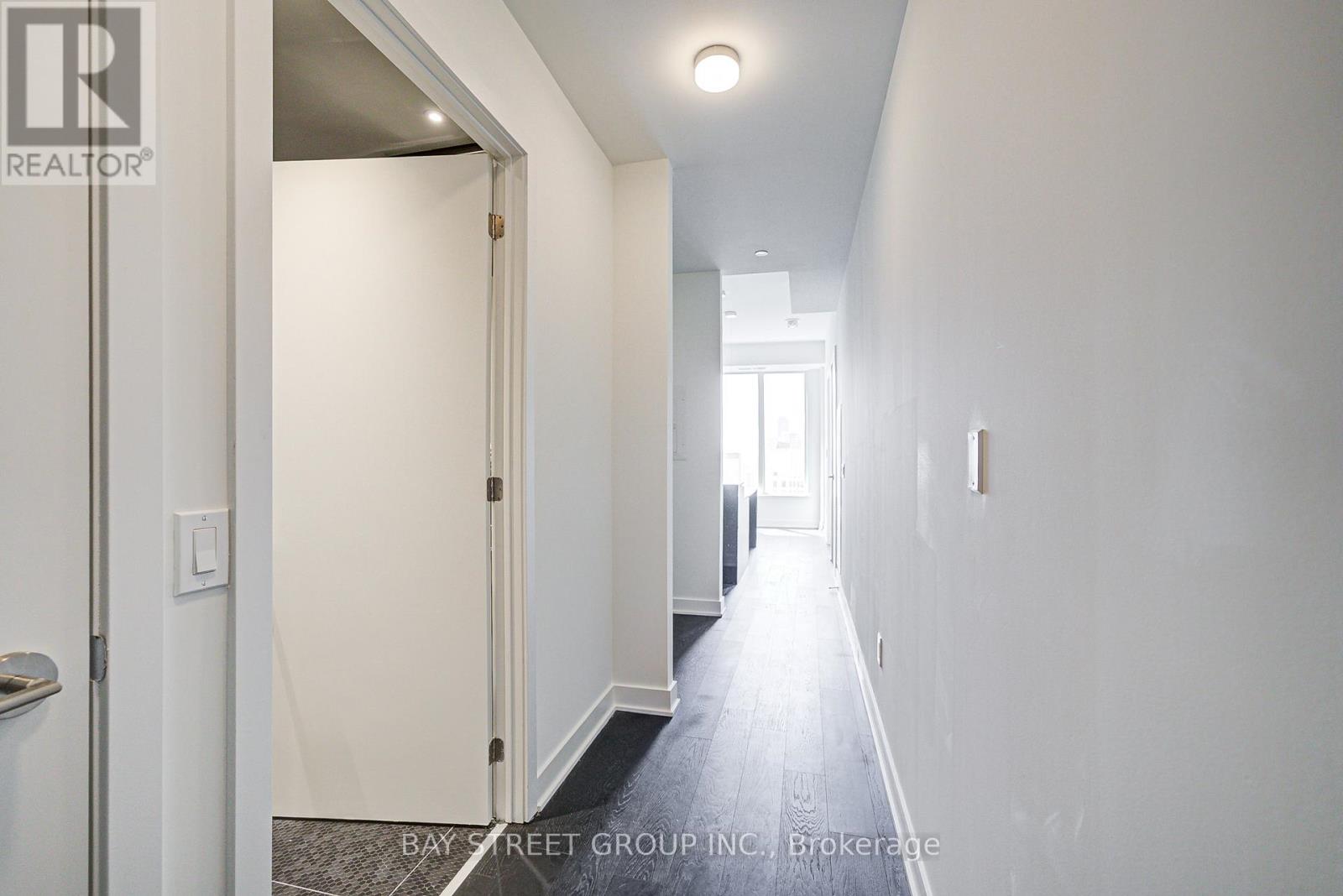 4808 - 11 Yorkville Avenue, Toronto, Ontario  M4W 0B7 - Photo 5 - C12180556