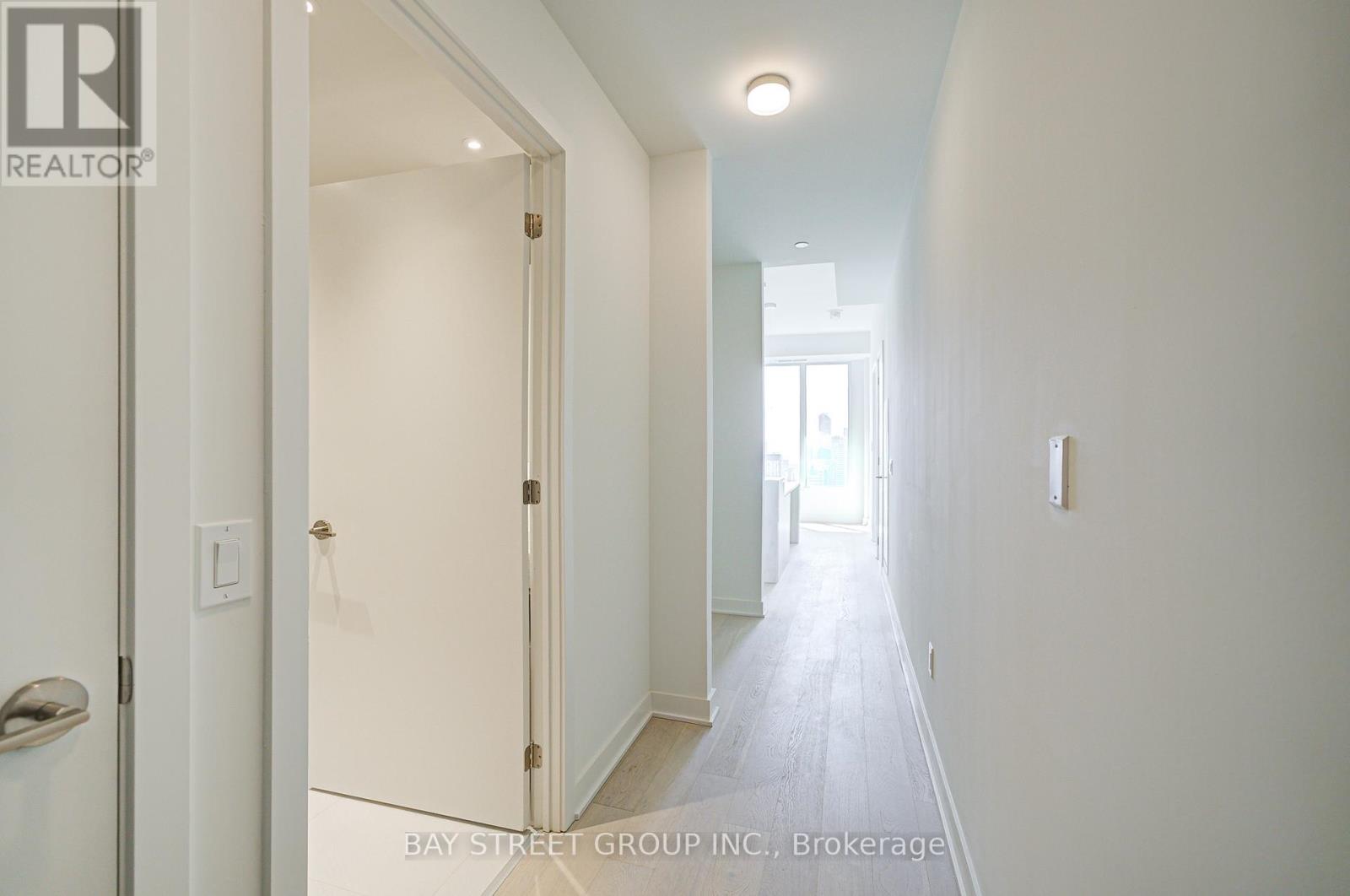 5408 - 11 Yorkville Avenue, Toronto, Ontario  M4W 0B7 - Photo 5 - C12180673