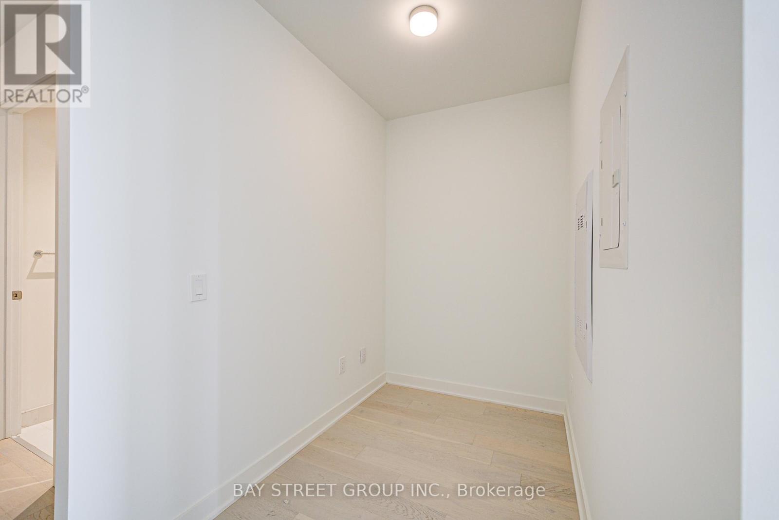 5408 - 11 Yorkville Avenue, Toronto, Ontario  M4W 0B7 - Photo 8 - C12180673