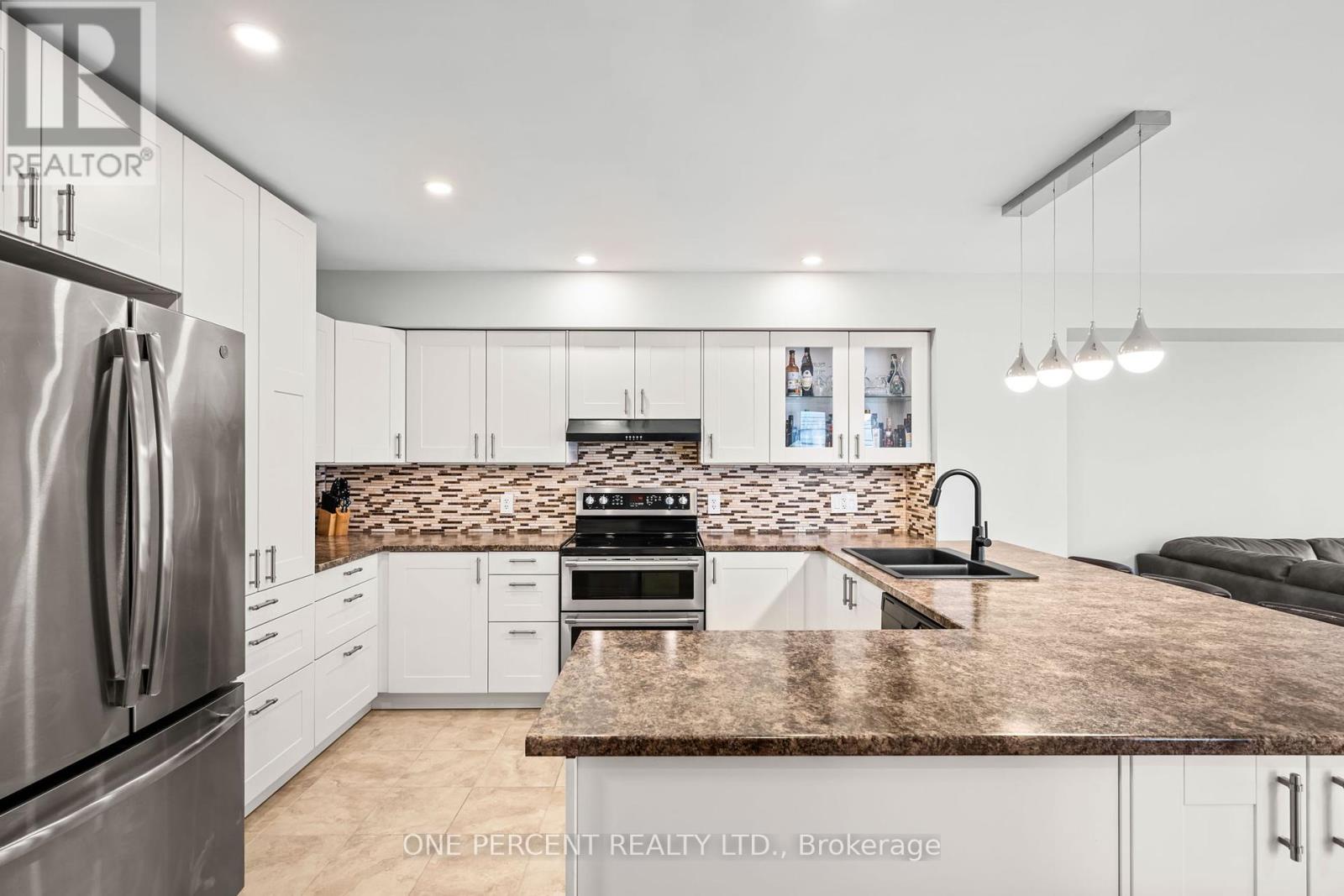 137 Topham Terrace, Ottawa, Ontario  K4A 5B7 - Photo 8 - X12186337