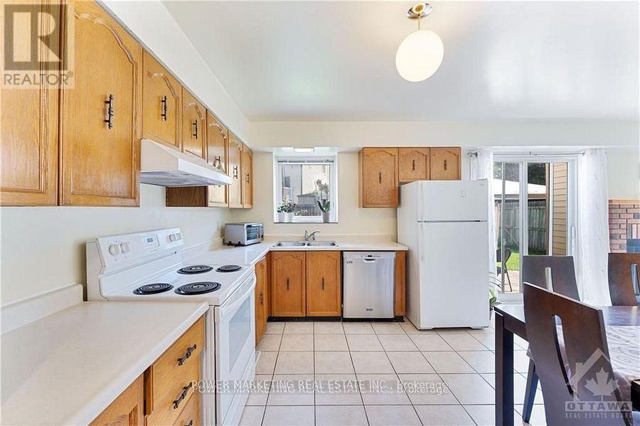 999 Alenmede Crescent, Ottawa, Ontario  K2B 8H2 - Photo 11 - X12182930