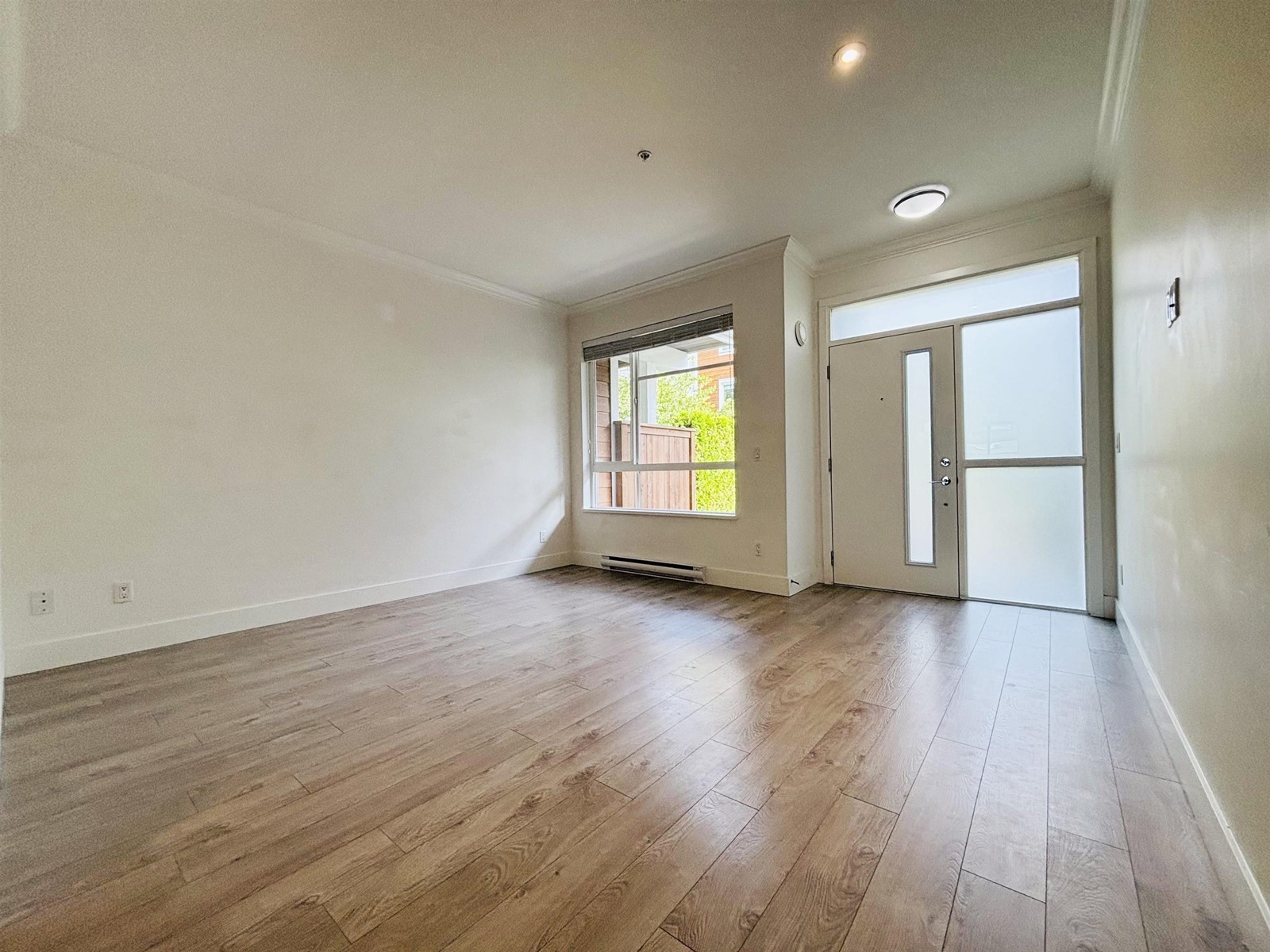 Property at 10 2978 159 STREET image 3