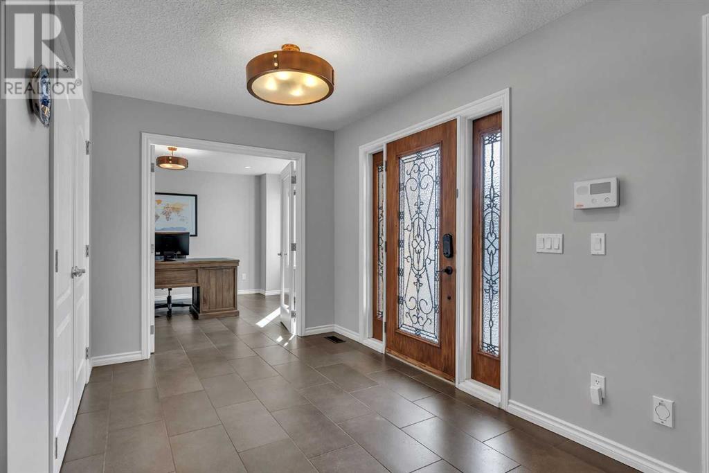 704 West Chestermere Drive, Chestermere, Alberta  T1X 1B5 - Photo 5 - A2224661