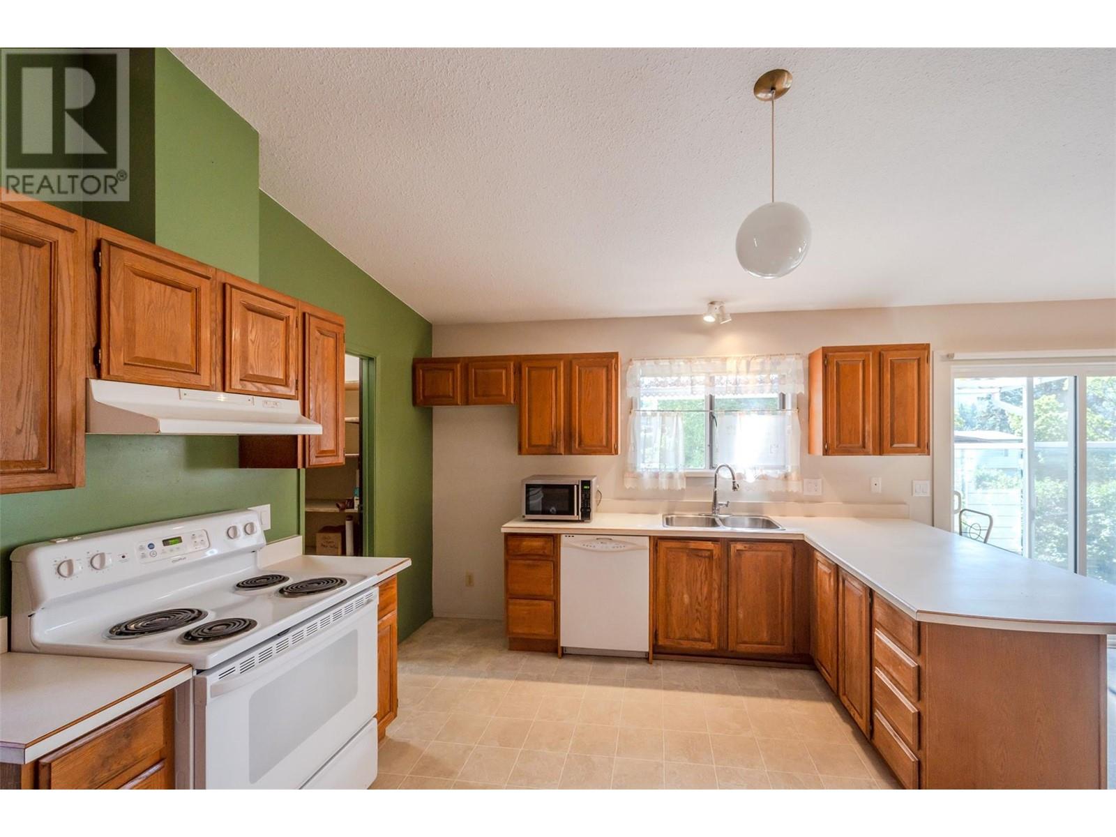 4465 Mallory Crescent, Okanagan Falls, British Columbia  V0H 1R1 - Photo 10 - 10349473