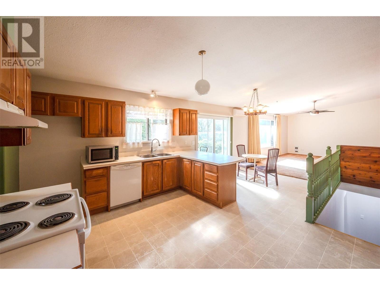 4465 Mallory Crescent, Okanagan Falls, British Columbia  V0H 1R1 - Photo 9 - 10349473
