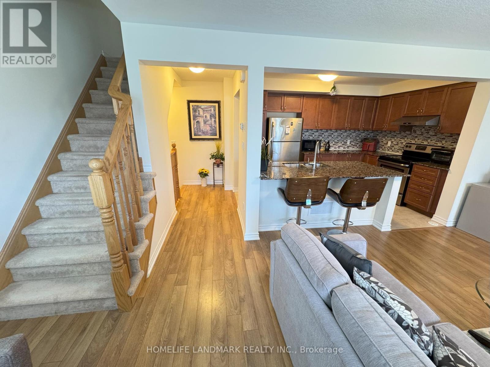 907 Apple Hill Lane, Kitchener, Ontario  N2R 0L7 - Photo 13 - X12186338