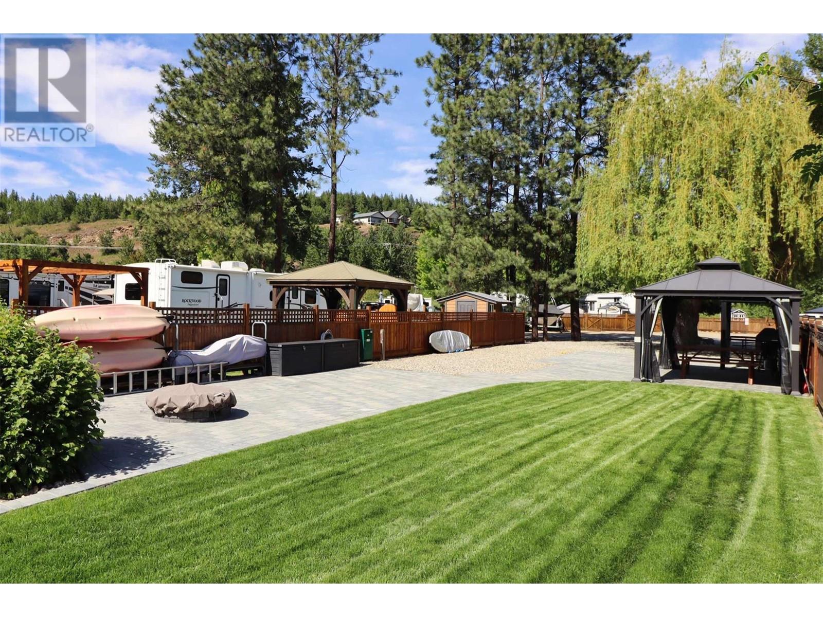 1 Eagle Lane, Lee Creek, BC V0E1M4