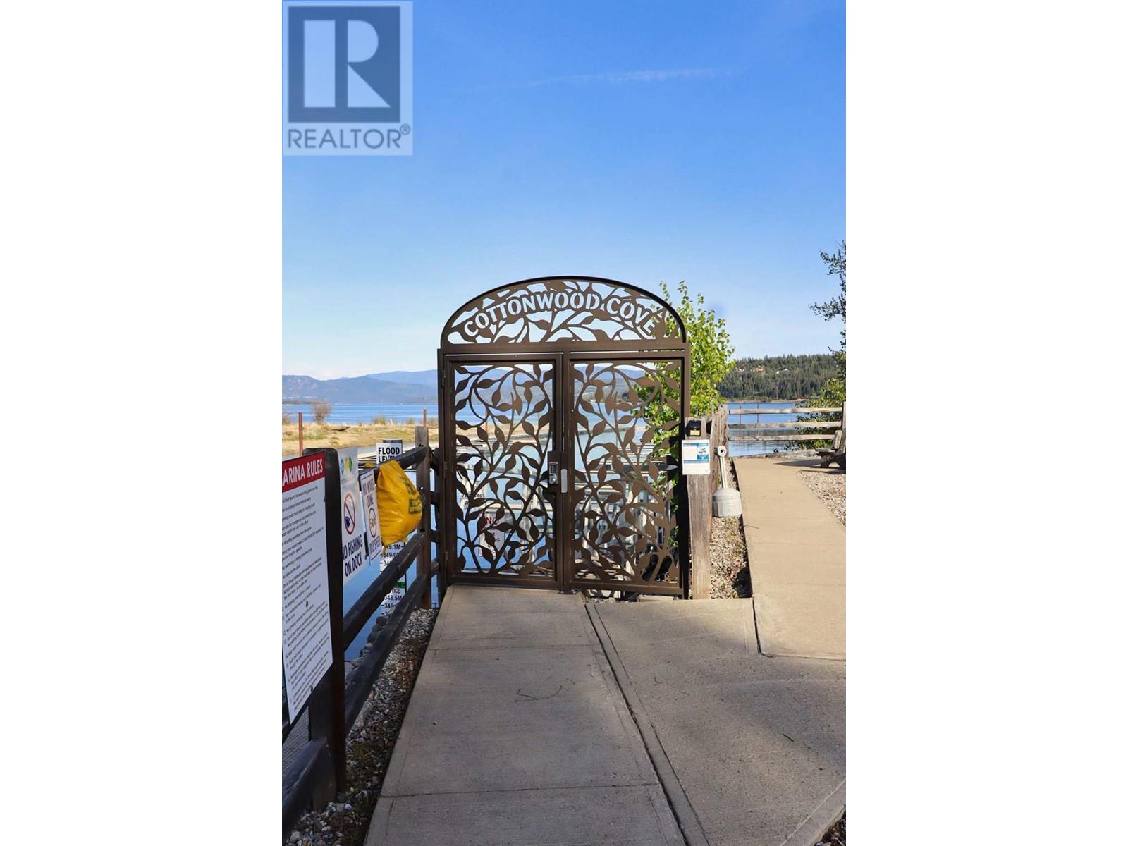 1 Eagle Lane, Lee Creek, BC V0E1M4