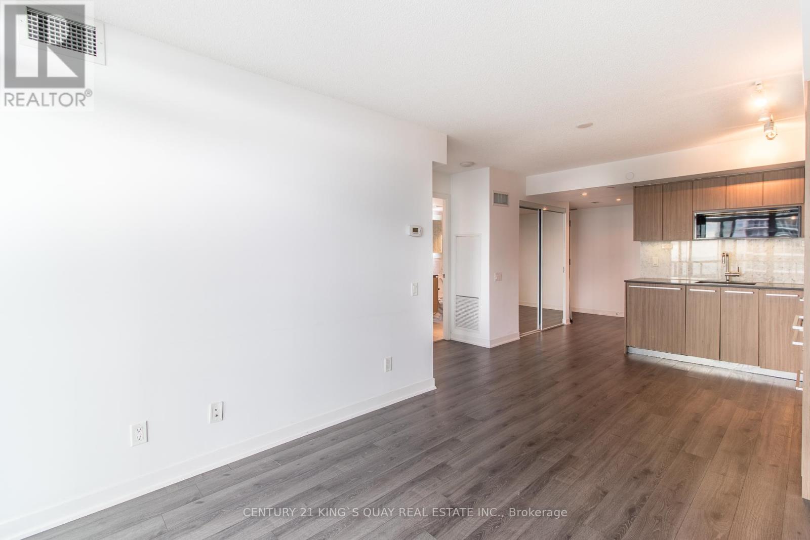 3101 - 70 Queens Wharf Road, Toronto (Waterfront Communities), Ontario  M5V 0J2 - Photo 11 - C12186358