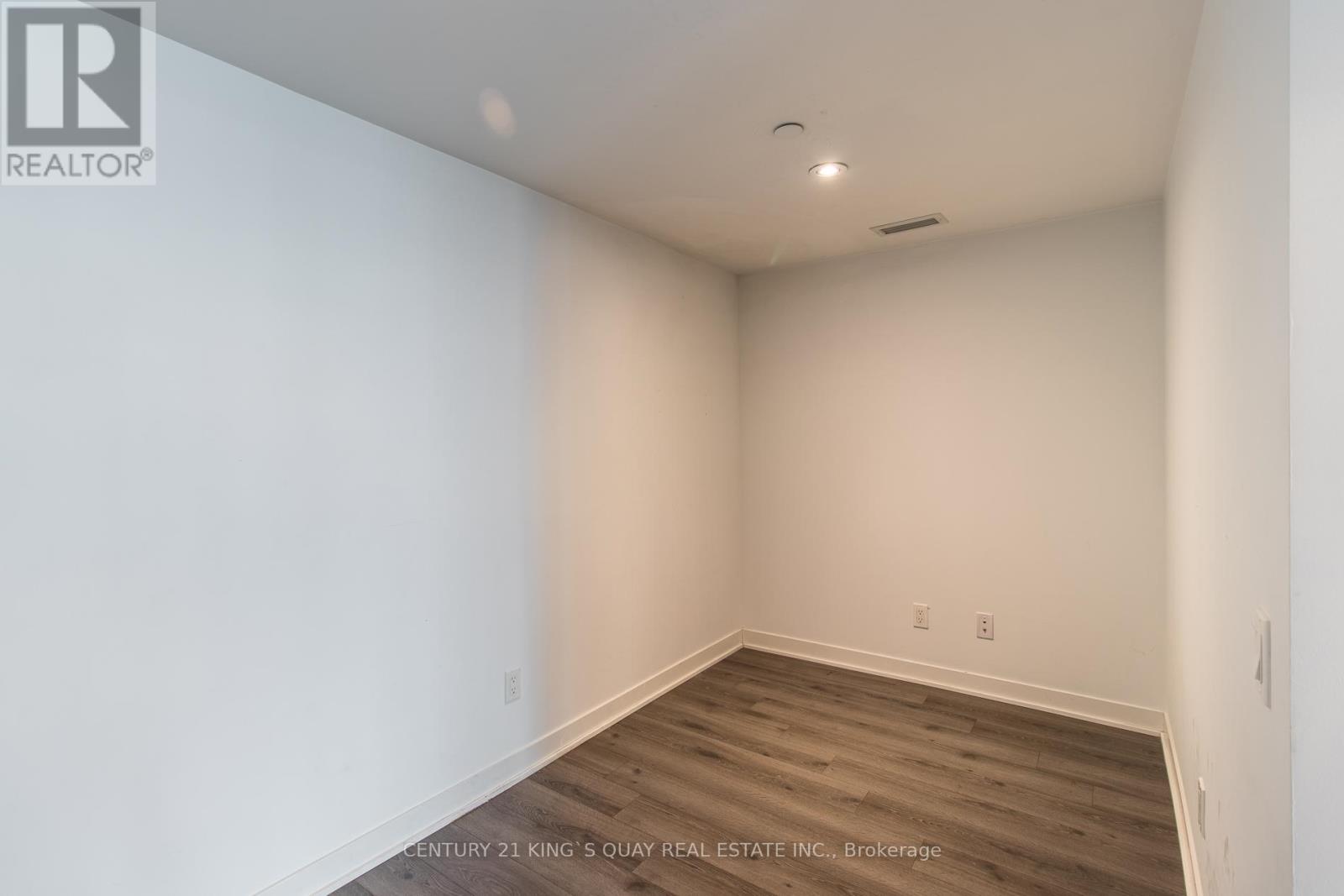 3101 - 70 Queens Wharf Road, Toronto (Waterfront Communities), Ontario  M5V 0J2 - Photo 3 - C12186358