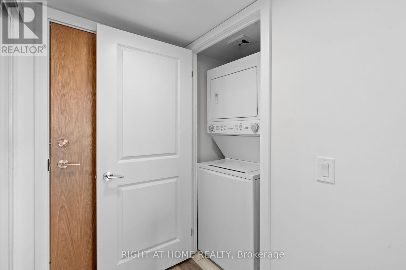 909 - 1435 Celebration Drive, Pickering (Bay Ridges), Ontario  L1W 0C4 - Photo 14 - E12186349