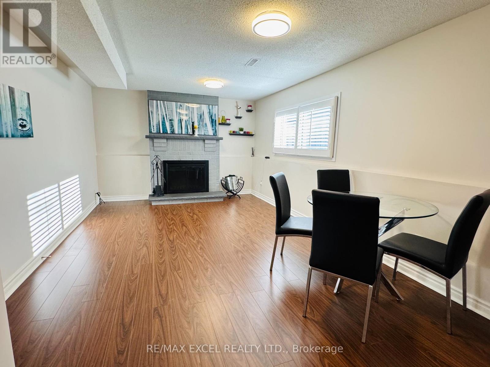 Lower - 208 Harrison Drive, Newmarket, Ontario  L3Y 6B9 - Photo 8 - N12186355