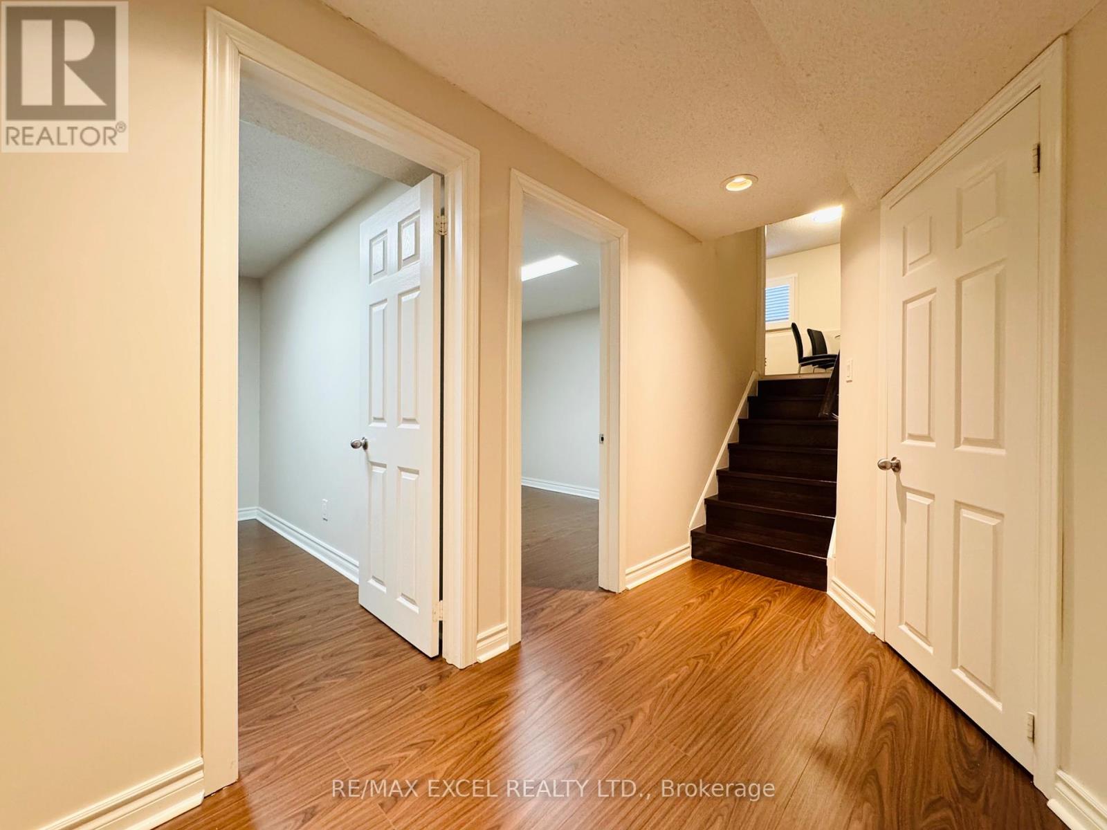 Lower - 208 Harrison Drive, Newmarket, Ontario  L3Y 6B9 - Photo 9 - N12186355