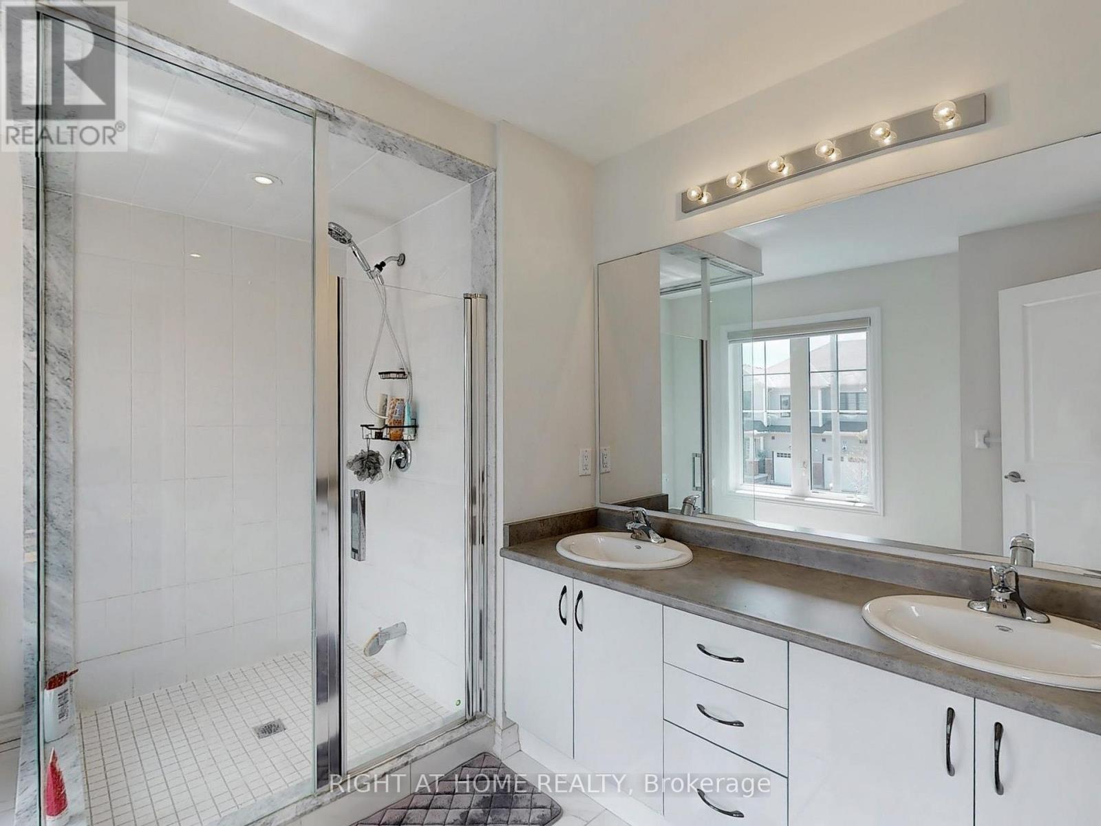 18 Bannister Road, Barrie, Ontario  L9J 0L4 - Photo 8 - S12186359