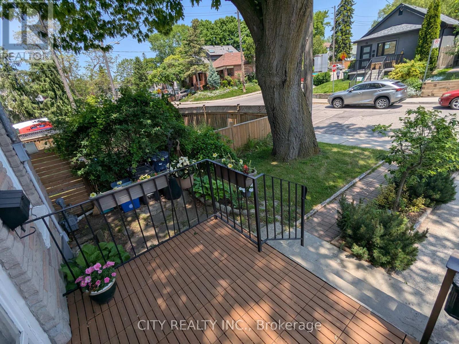 54 Grandville Avenue, Toronto (Rockcliffe-Smythe), Ontario  M6N 4T9 - Photo 2 - W12186357
