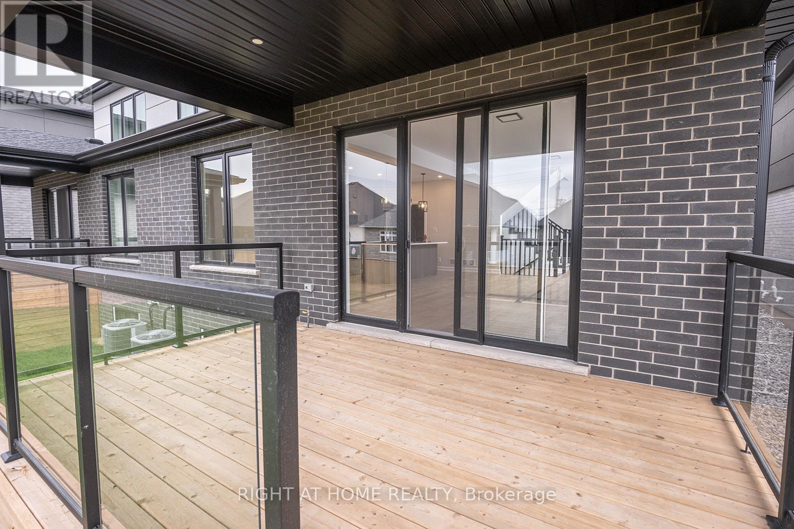 3909 Mitchell Crescent, Fort Erie, Ontario  L0S 1S0 - Photo 8 - X12186363