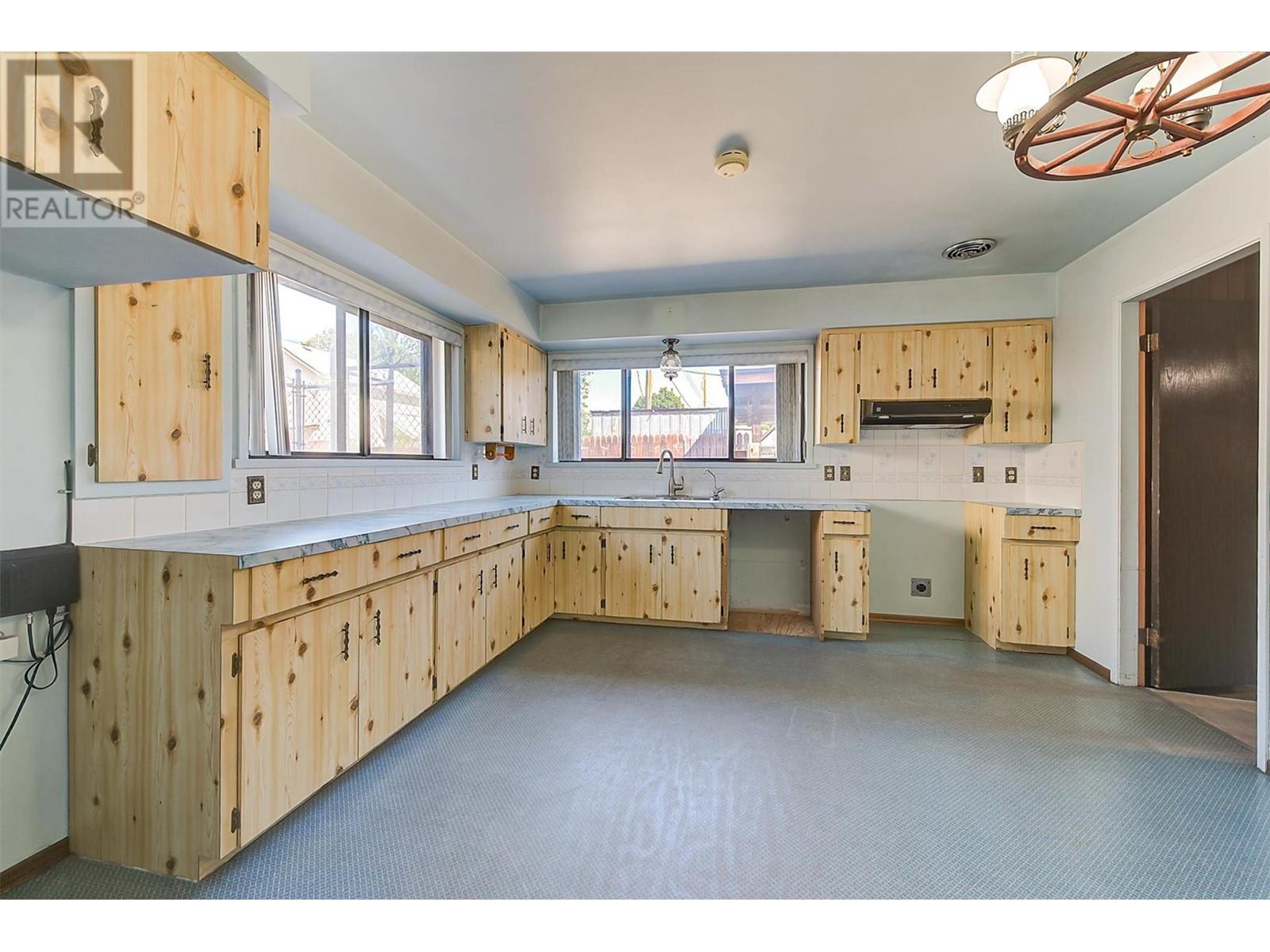 734 Francis Avenue, Kelowna, British Columbia  V1Y 5G5 - Photo 40 - 10350077