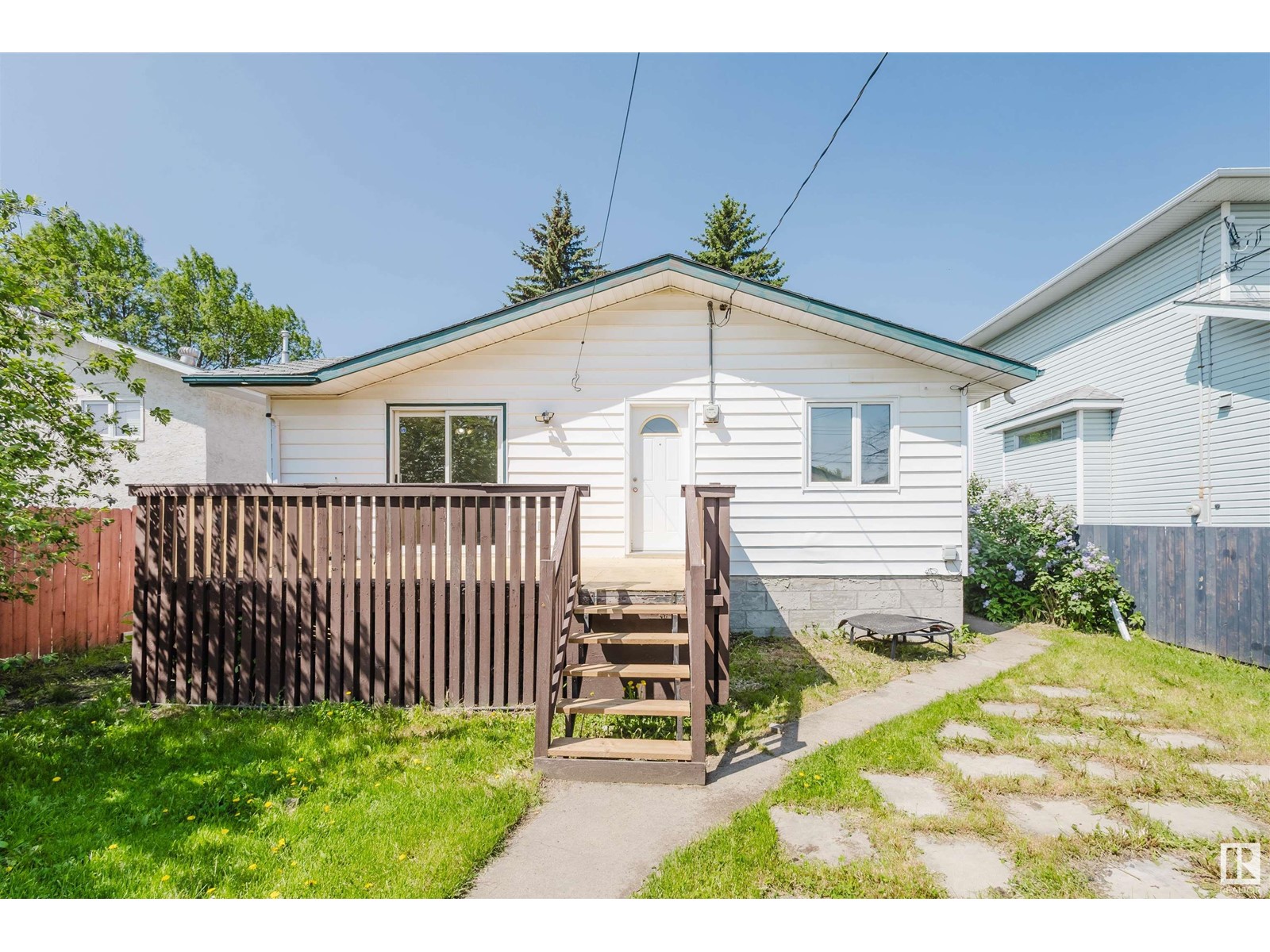 9731 162 St Nw, Edmonton, Alberta  T5P 3L1 - Photo 2 - E4439662