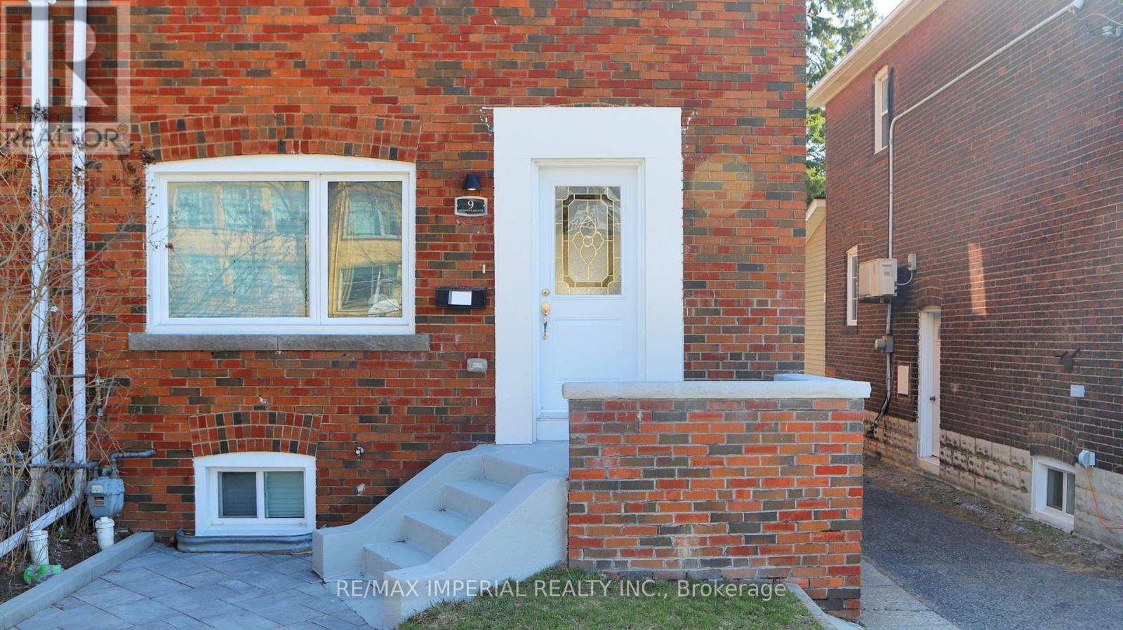 Property at 9 LESMOUNT AVENUE image 2