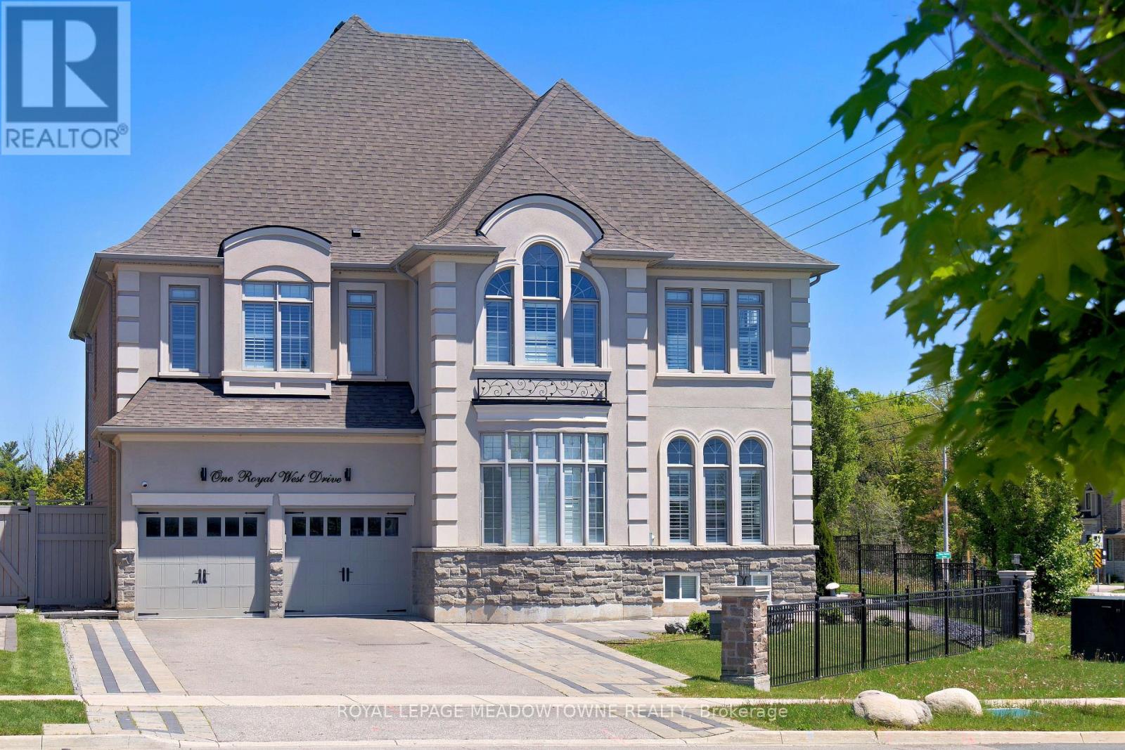 1 ROYAL WEST DRIVE, Brampton, Ontario