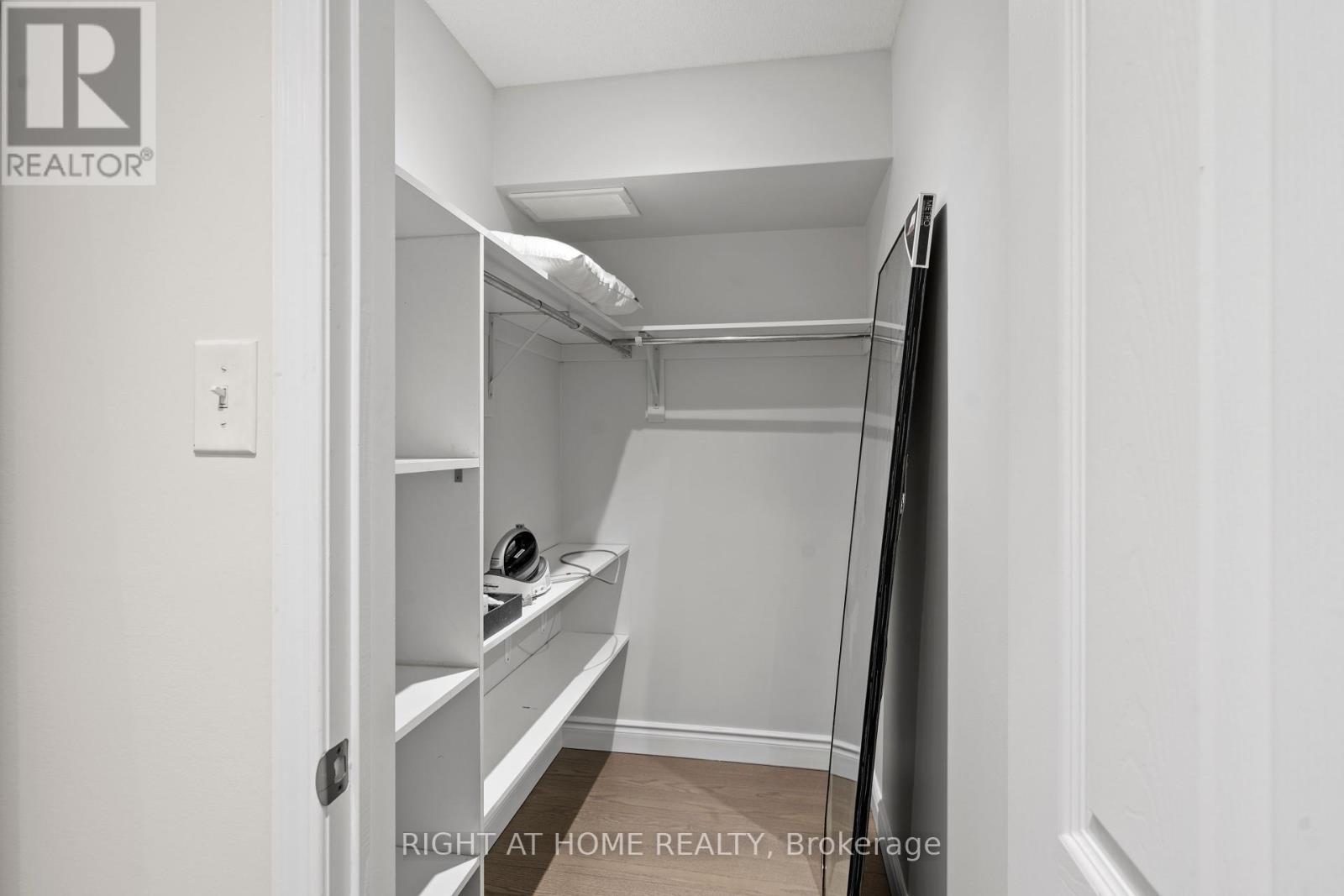 101 - 5650 Winston Churchhill Boulevard, Mississauga, Ontario  L5M 0L7 - Photo 24 - W12186377