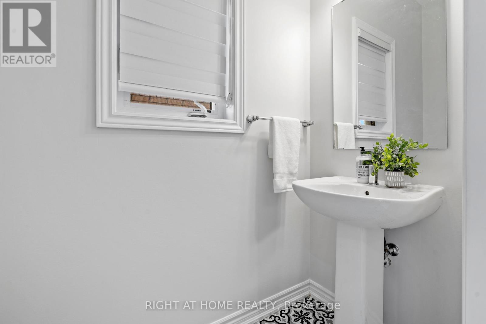 310 Stewart Street, Shelburne, Ontario  L0N 1S3 - Photo 6 - X12186382