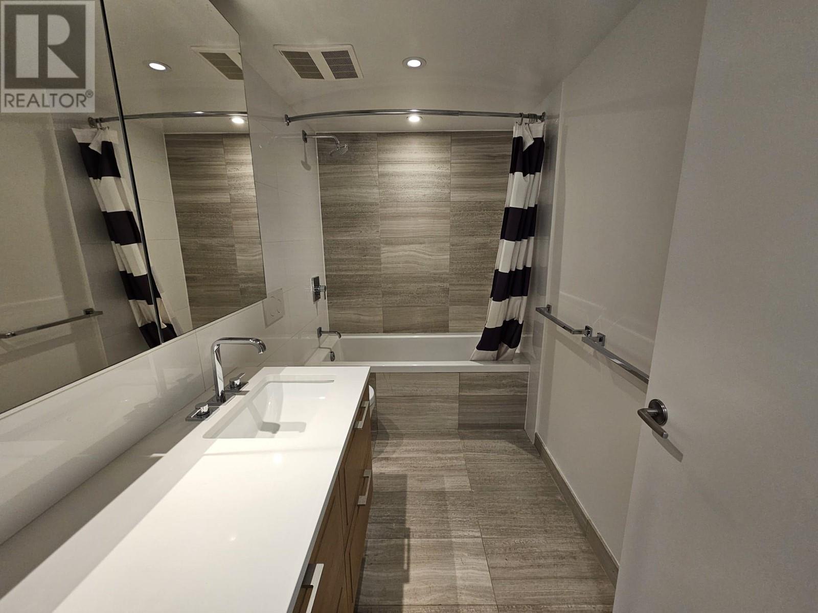 Listing Picture 17 of 39 : 513 7128 ADERA STREET, Vancouver / 溫哥華 - 魯藝地產 Yvonne Lu Group - MLS Medallion Club Member