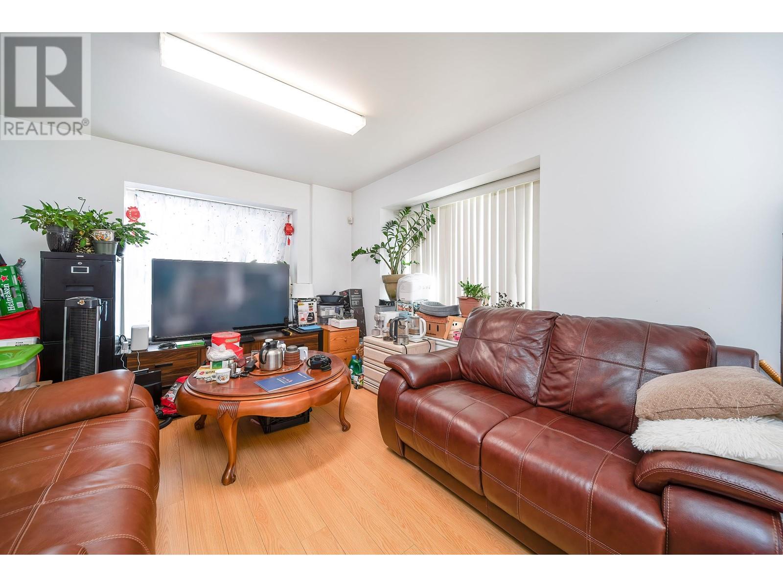 6789 Gilley Avenue, Burnaby, British Columbia  V5H 3W8 - Photo 3 - R3006506