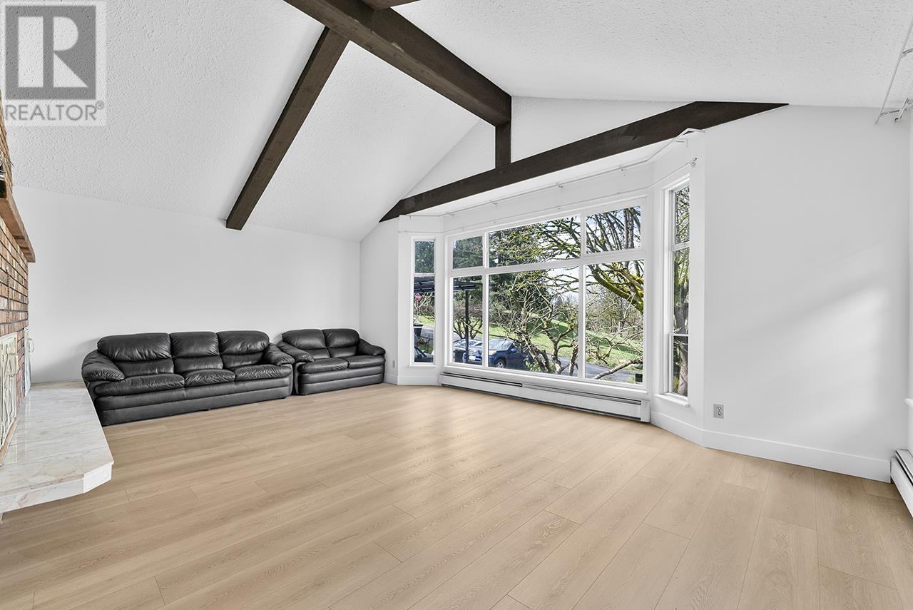 4976 BOND STREET, Burnaby, British Columbia