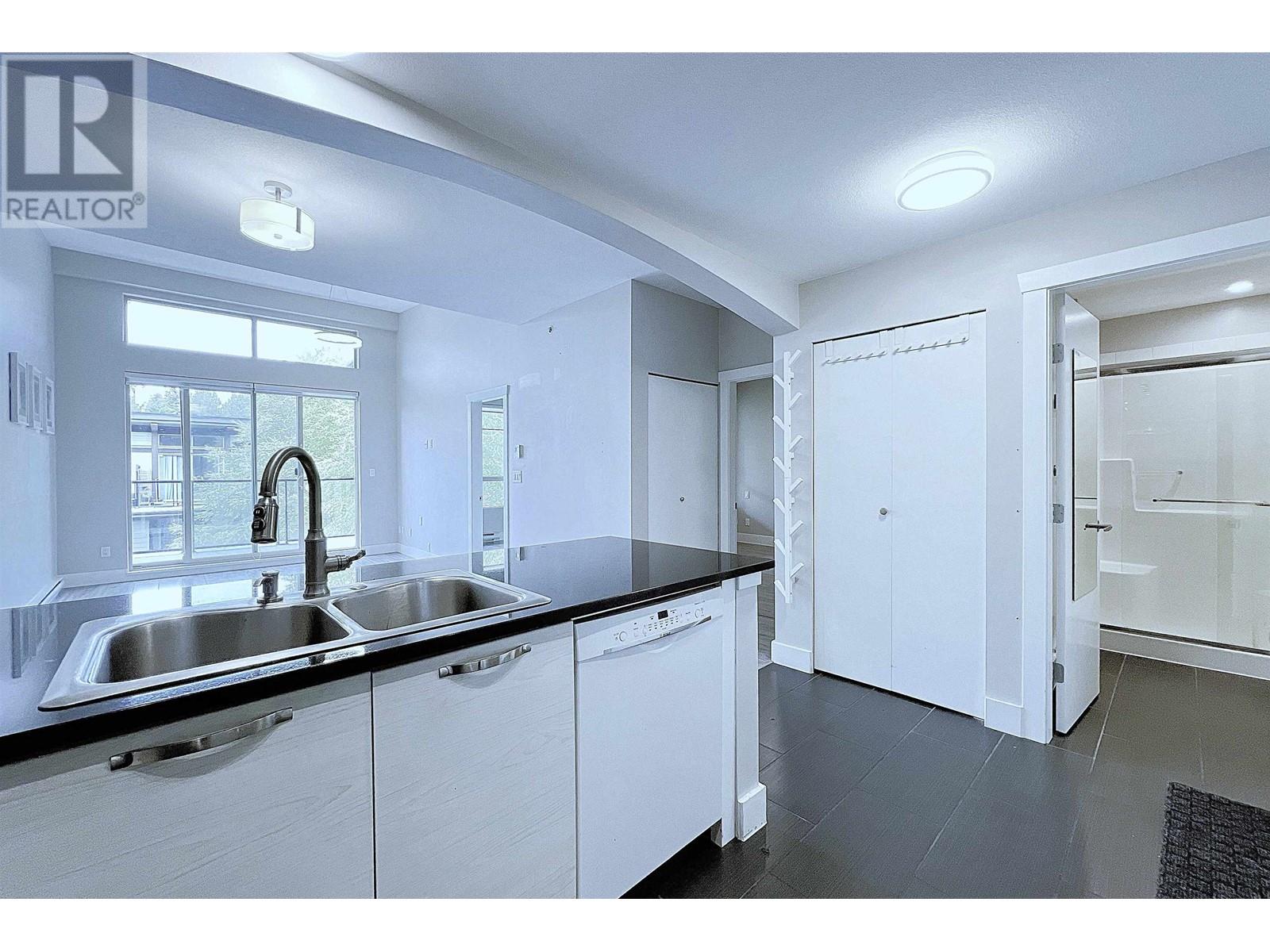 405 7488 Byrnepark Walk, Burnaby, British Columbia  V3N 0B6 - Photo 3 - R2997920