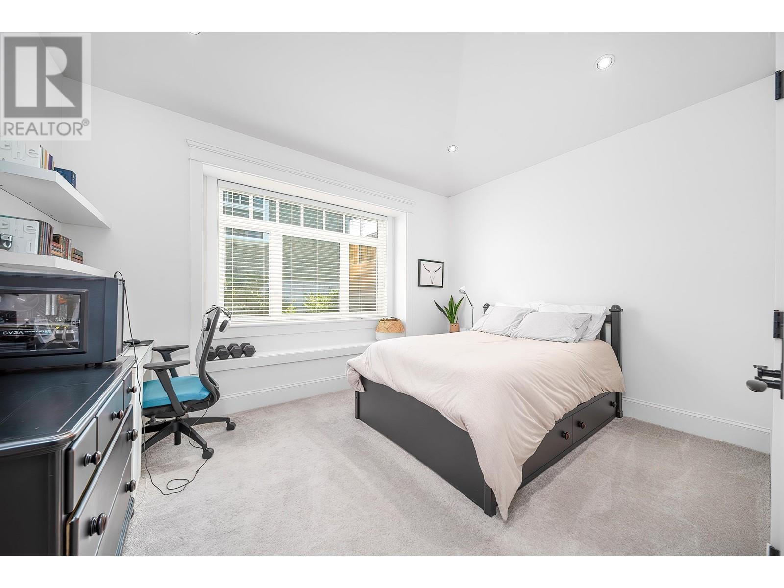18 Hythe Avenue, Burnaby, British Columbia  V5B 3H7 - Photo 12 - R3009411