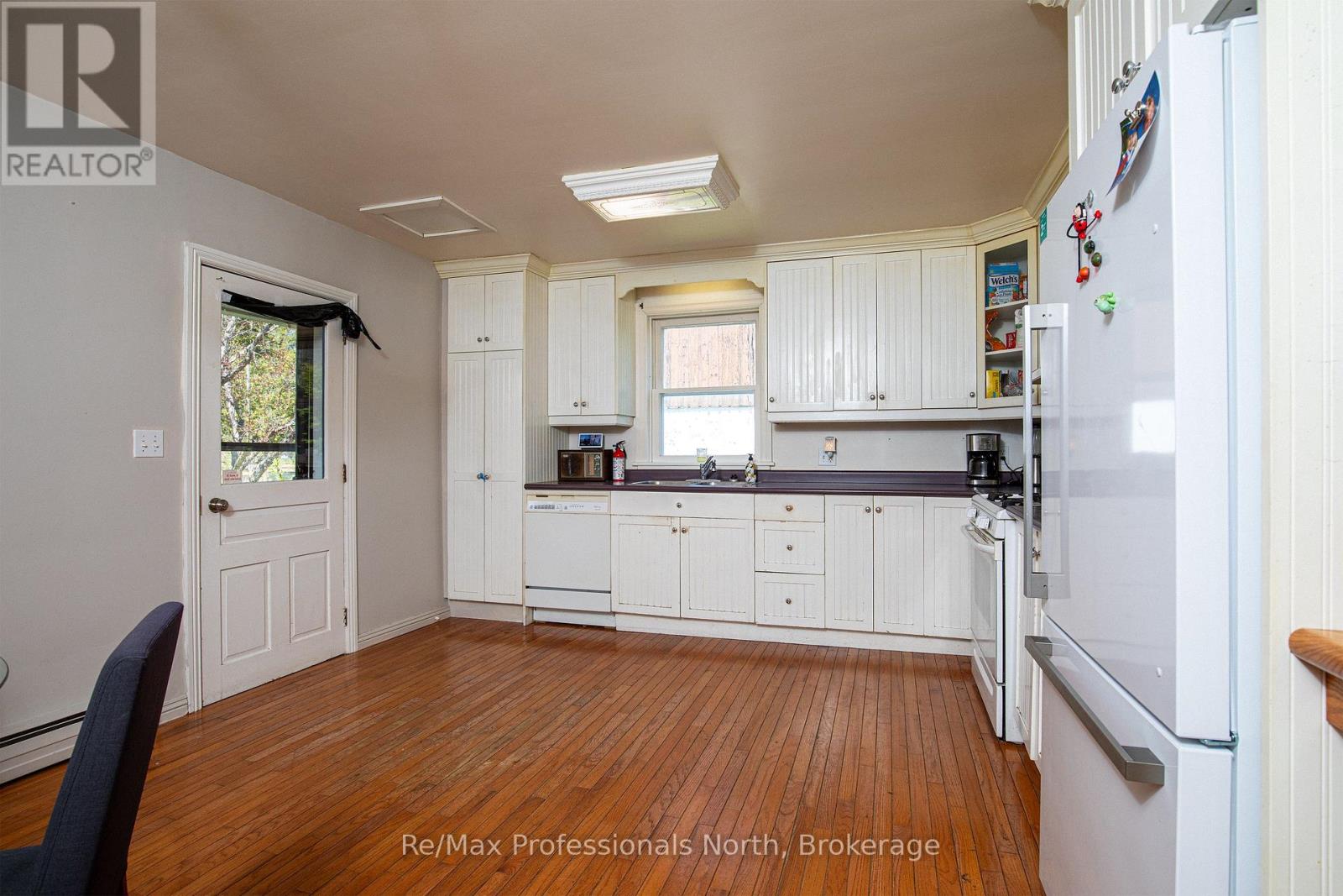 145 Front Street, Bracebridge, Ontario P1L 1J7 - Photo 13 - X12154851