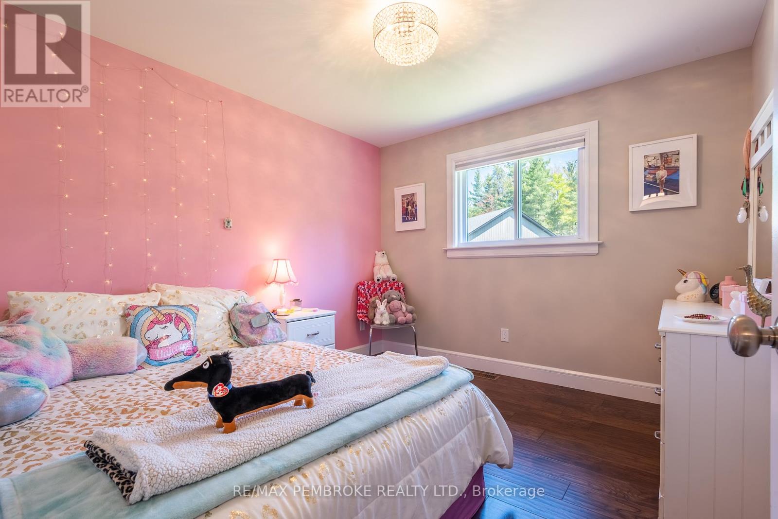 31 Zachary Street, Petawawa, Ontario  K8H 0G5 - Photo 16 - X12186407