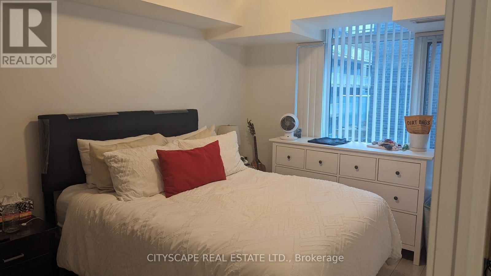 330 - 525 Adelaide Street W, Toronto, Ontario  M5V 0N7 - Photo 21 - C12186081