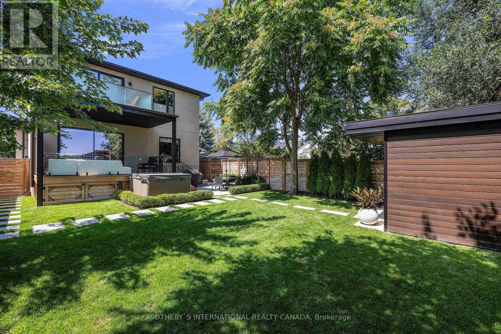 83 Guthrie Avenue, Toronto, Ontario  M8Y 3L3 - Photo 4 - W12107885