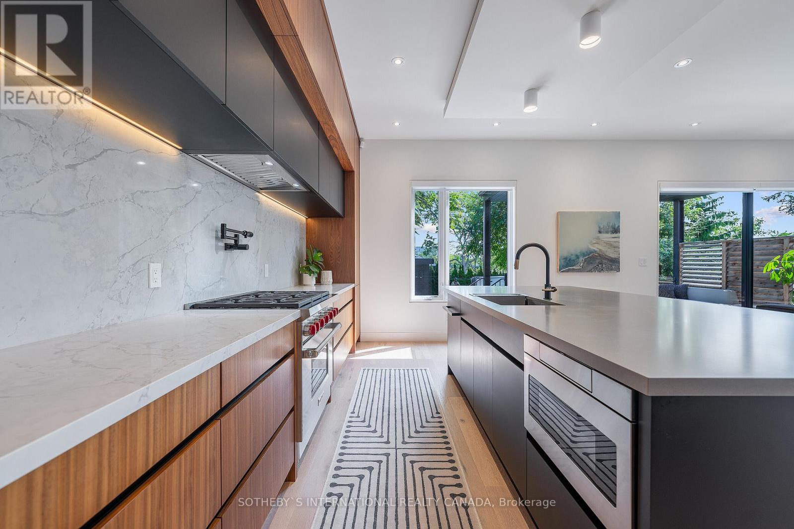 83 Guthrie Avenue, Toronto, Ontario  M8Y 3L3 - Photo 14 - W12107885