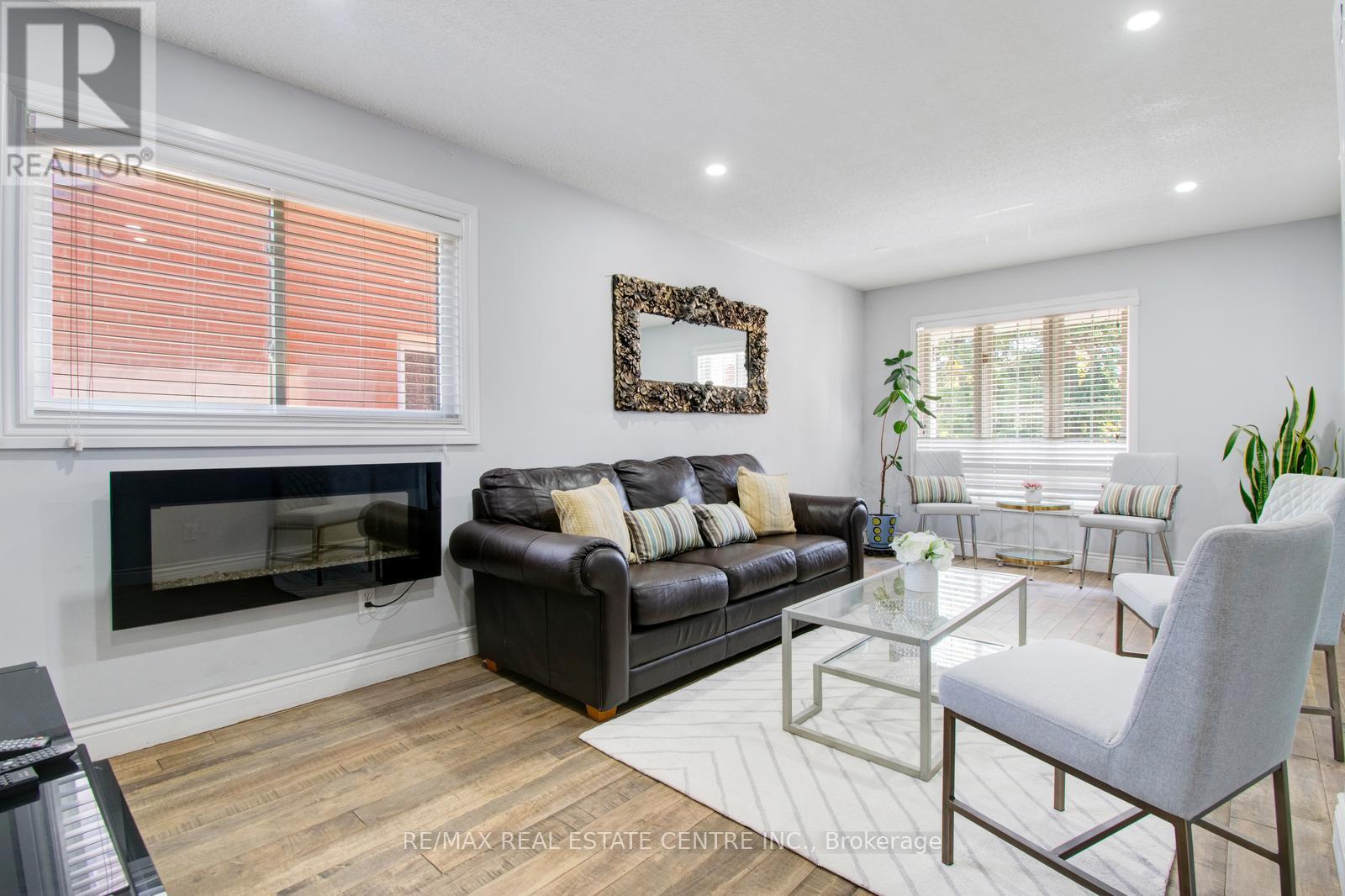 2840 Tradewind Drive, Mississauga, Ontario  L5N 6L1 - Photo 12 - W12186393