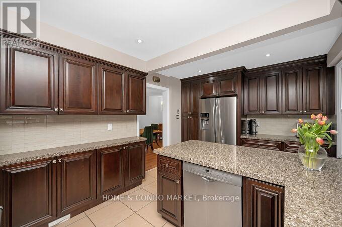 74 Rosebud Avenue, Brampton, Ontario  L6X 2W5 - Photo 14 - W12183582