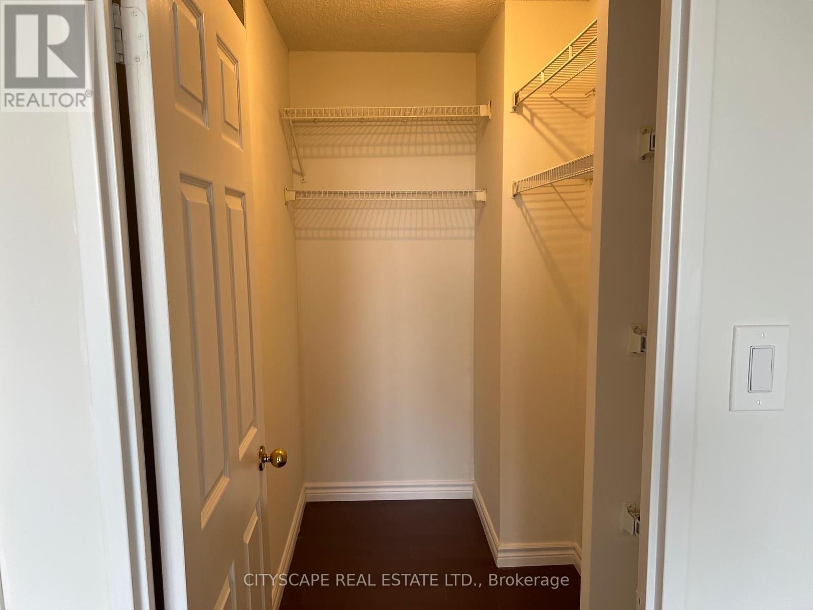 1111 - 265 Enfield Place, Mississauga (City Centre), Ontario  L5B 3Y7 - Photo 12 - W12184082
