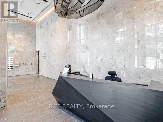 4602 - 1 Yorkville Avenue, Toronto, Ontario  M4W 0B1 - Photo 2 - C12172301