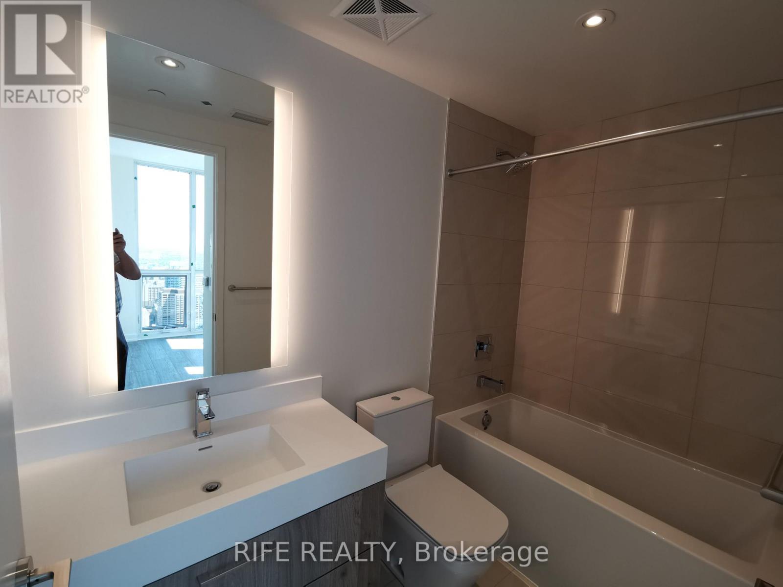 4602 - 1 Yorkville Avenue, Toronto, Ontario  M4W 0B1 - Photo 16 - C12172301