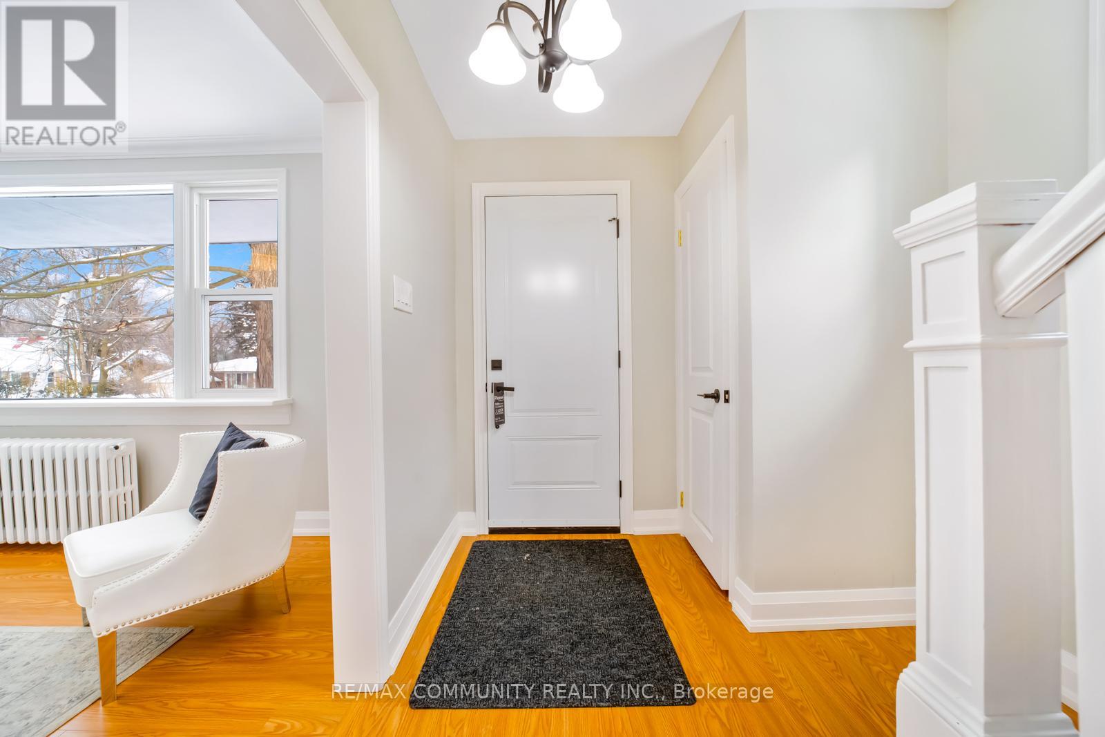 15 Cree Avenue, Toronto, Ontario  M1M 1Z3 - Photo 4 - E12101477
