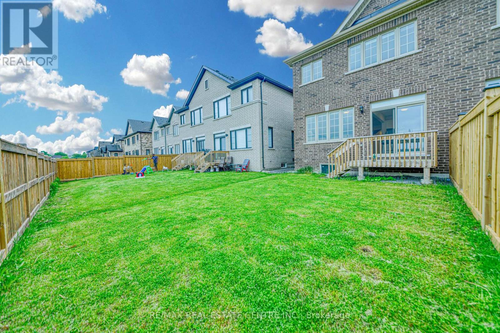 34 Peter Hogg Court, Whitby, Ontario  L1P 0N2 - Photo 39 - E12186408