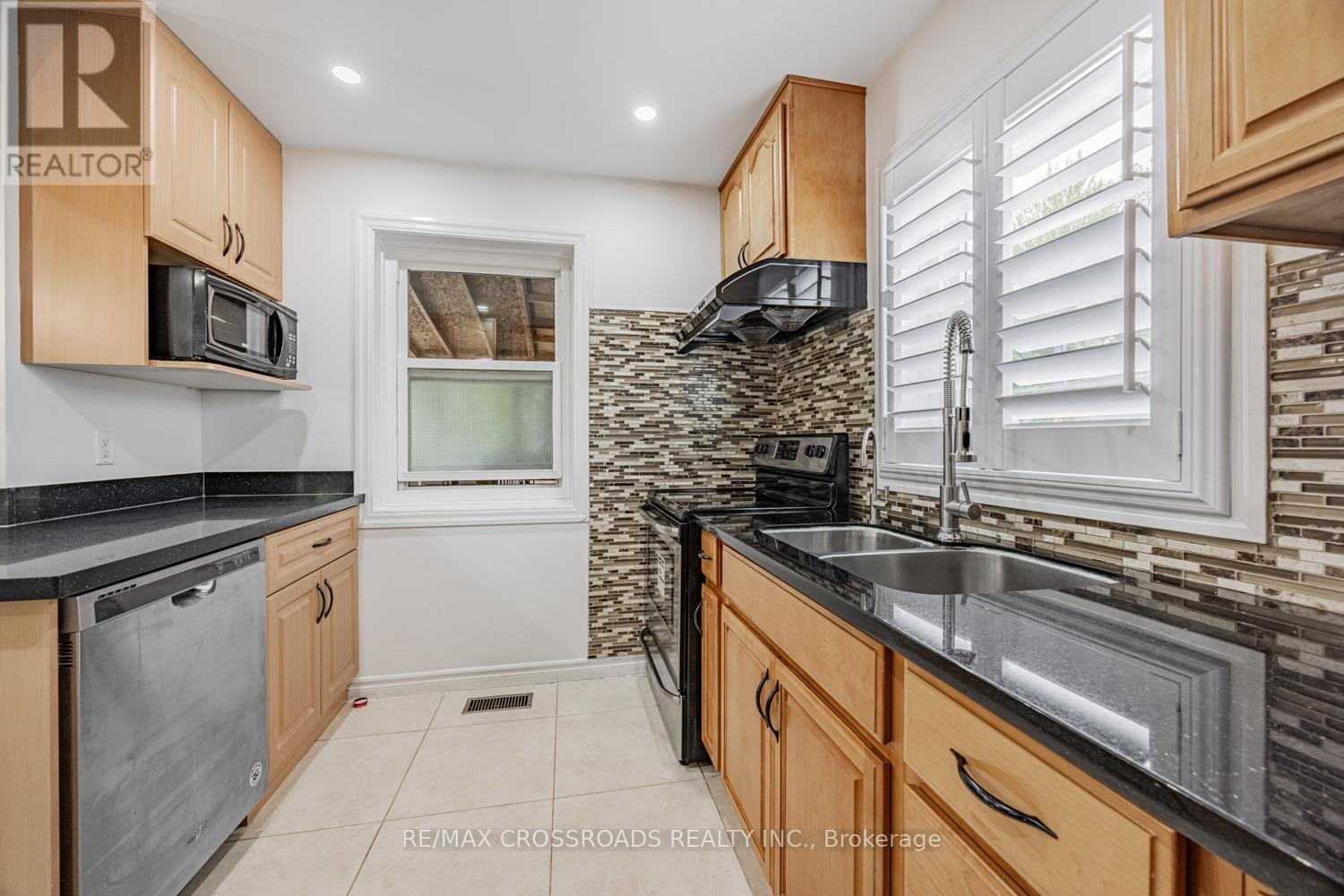 47 Bonniewood Road, Toronto (Ionview), Ontario  M1K 2L9 - Photo 29 - E12186410
