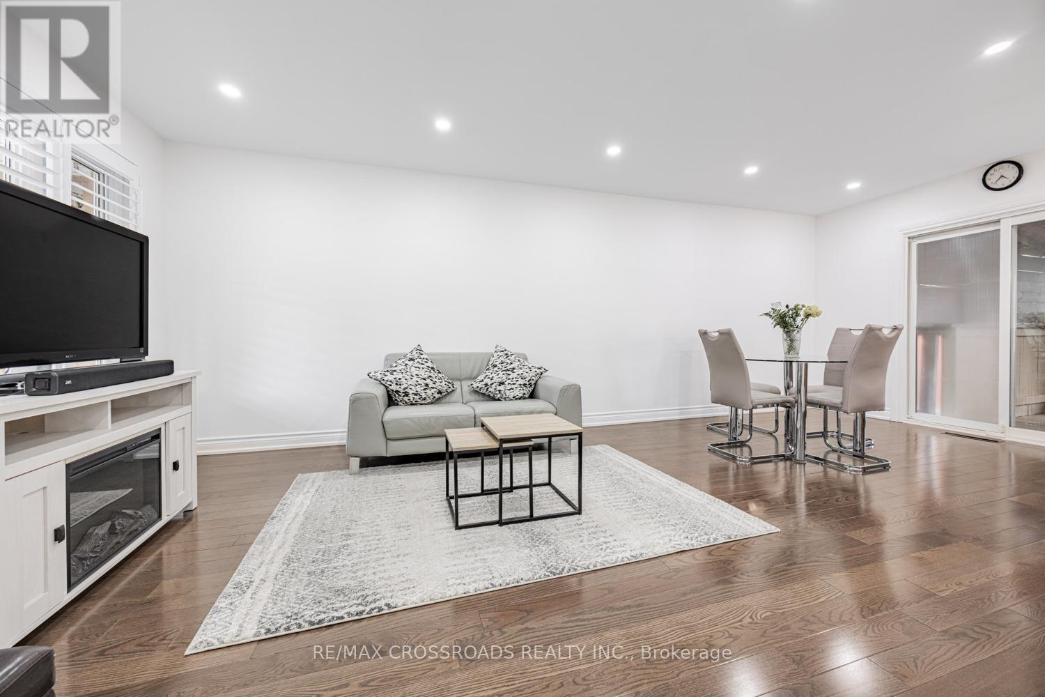 47 Bonniewood Road, Toronto (Ionview), Ontario  M1K 2L9 - Photo 9 - E12186410