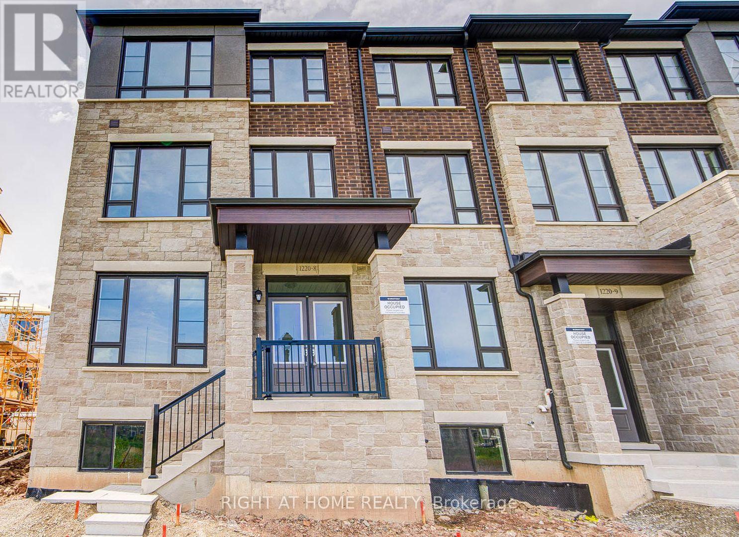 8 - 1220 Dartmouth Crescent, Oakville, Ontario  L6H 8C1 - Photo 2 - W12186401