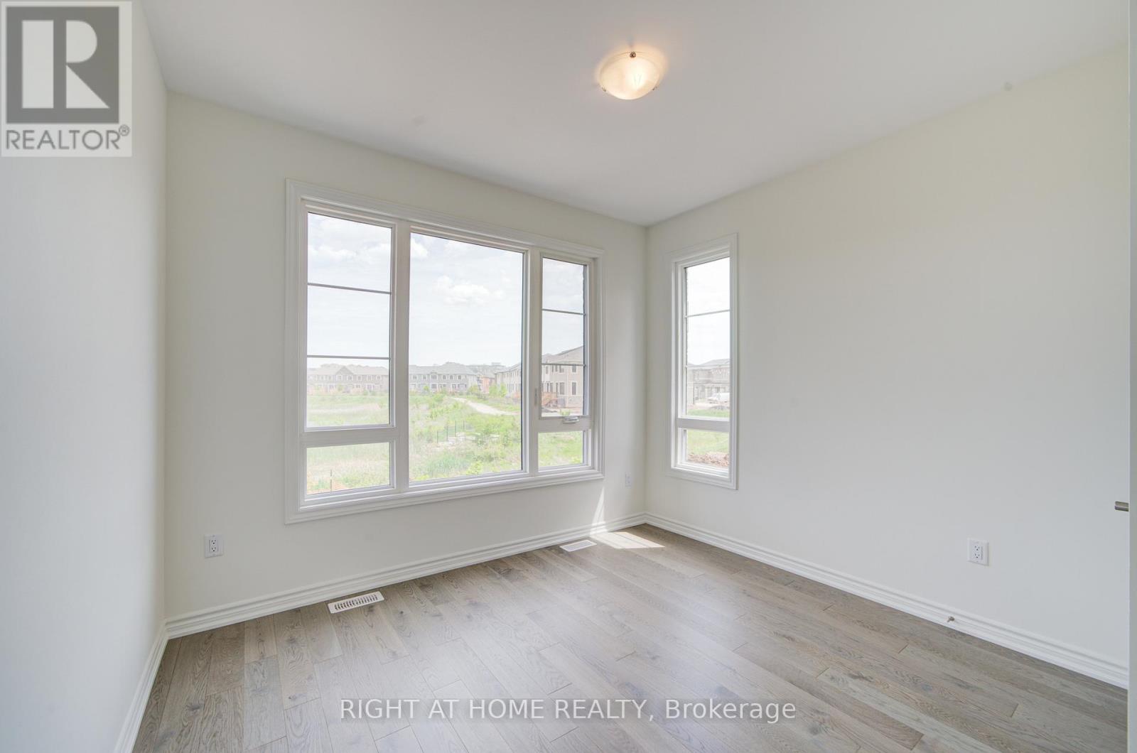 8 - 1220 Dartmouth Crescent, Oakville, Ontario  L6H 8C1 - Photo 5 - W12186401
