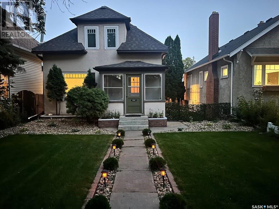 320 9th STREET E, Saskatoon, Saskatchewan